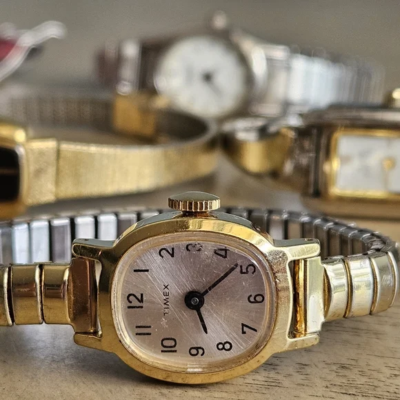 Watch Lot Vintage to Y2K for TLC Scrap Benrus Anne Klein Avon Timex Sharp - Picture 8 of 11